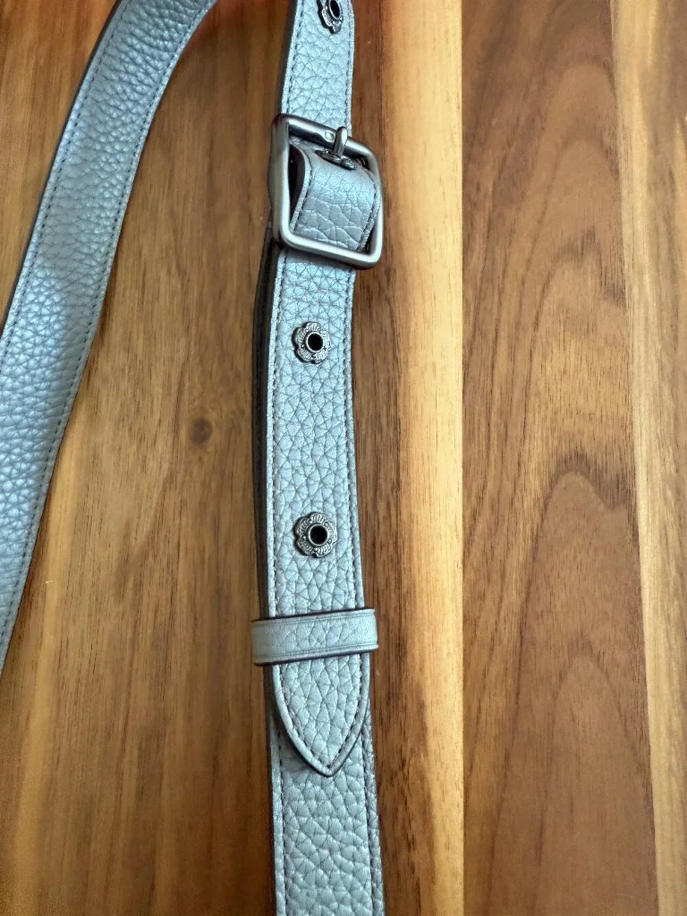 COACH adjustable pebble Leather Strap EUC tea rose detail